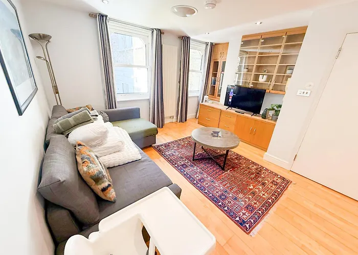 Detached House With Free Parking In Little Venice Near Paddington Hyde Park